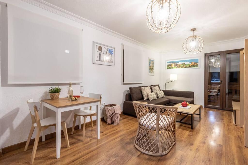 Apartamento Con Terraza A 4 Minutos De La Catedral غرناطة المظهر الخارجي الصورة